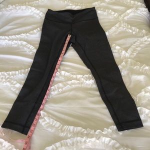 Lululemon wunder under pants size 4